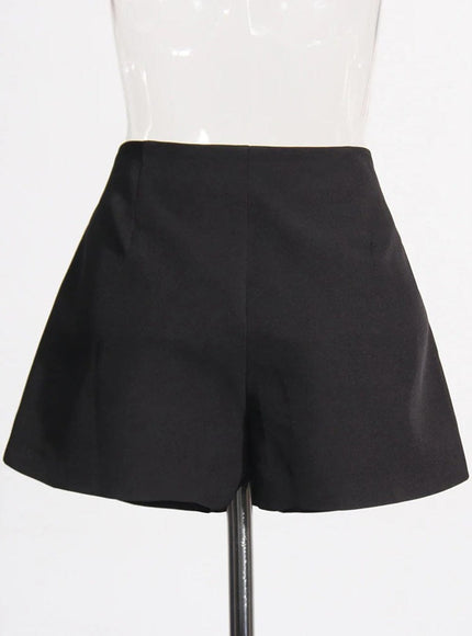 Appliques Chic Short Pant - Fashion Pov